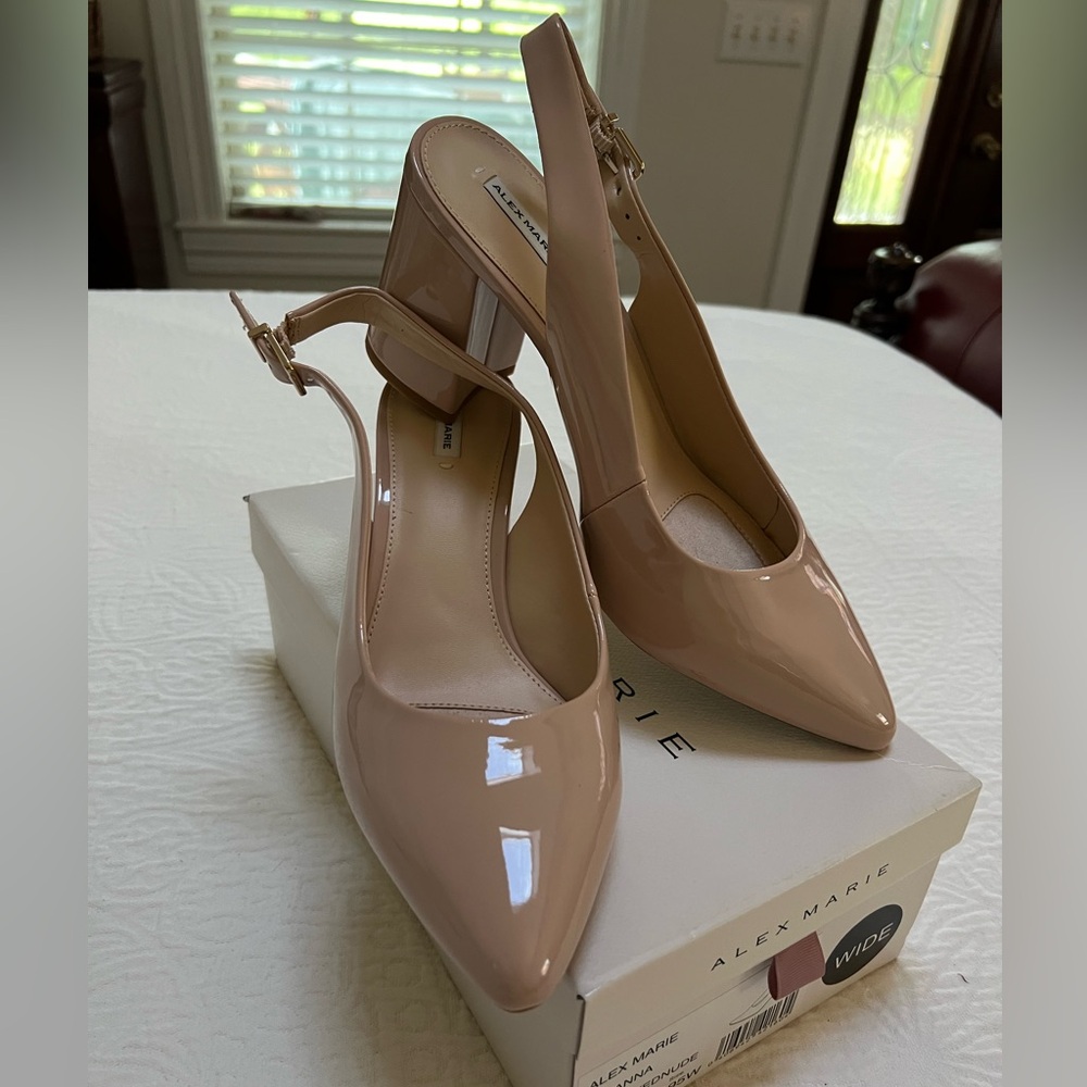 Beige sling back Alex Marie Patten Leather size 9.5 Wide